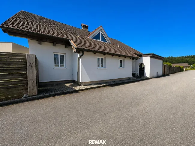 Gewerbeliegenschaft mit hochwertigem Wohnhaus