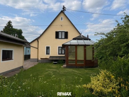 Charmantes Wohnhaus mit Wintergarten in ruhiger Lage von Hartheim bei Alkoven!