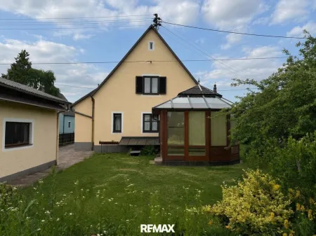 Charmantes Wohnhaus mit Wintergarten in ruhiger Lage von Hartheim bei Alkoven!