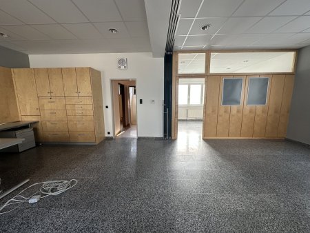 Sichtbar. Zentral. Erfolgreich – deine neue Geschäftsfläche in 2191 Gaweinstal