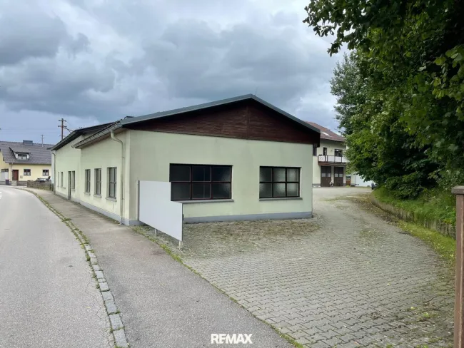 Lagerhalle - Titelbild