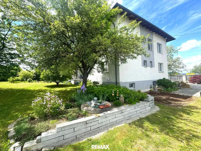 Ansicht Ost mit Gartenbereich