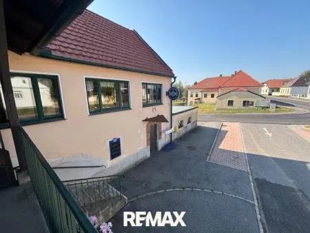 Zugang zur Kellerbar