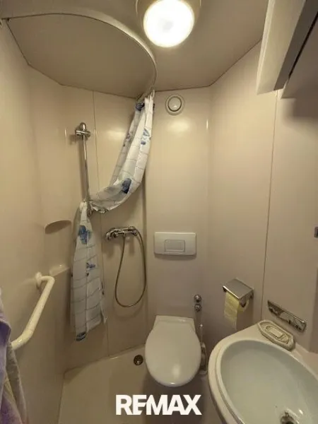 Zweiter Sanitärbereich EG
