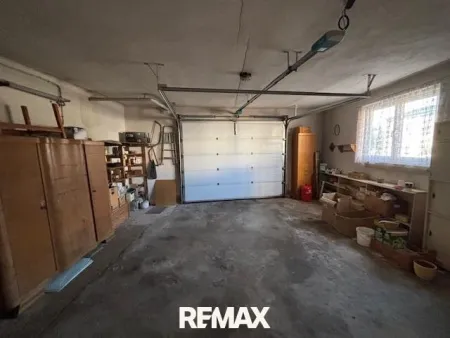 Garage 1
