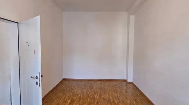 Einrichtungsvorschlag Büro (KI-generiert)