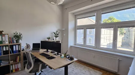 Einrichtungsvorschlag Büro (KI-generiert)