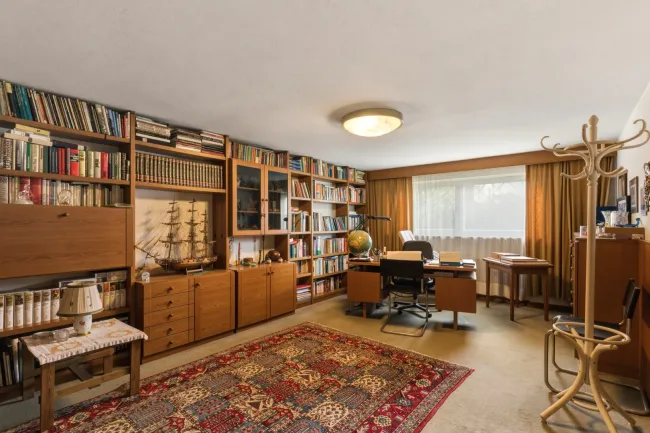 Arbeitszimmer u. Bibliothek