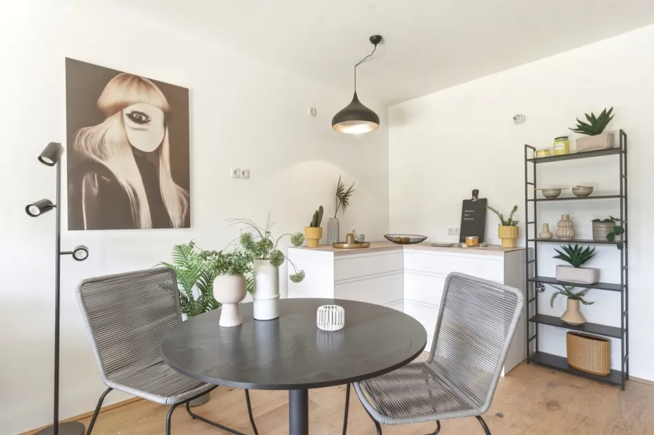 Ess-und Wohnbereich (Home Staging)