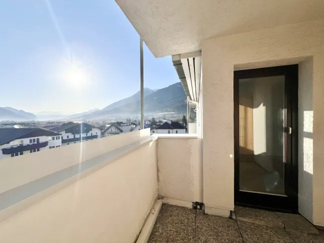 Loggia mit Balkon mit Blick ins Inntal