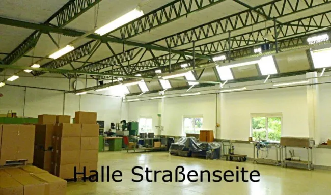 Halle Straßenseite