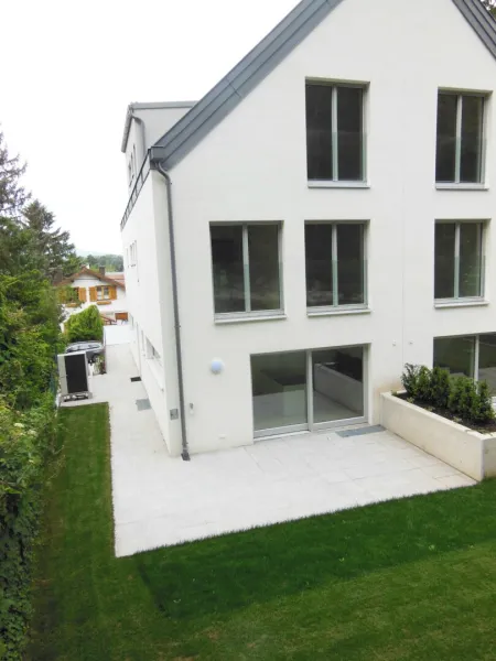 Hausansicht Garten