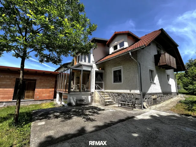 Wohnhaus mit großem Grundstück in Pram am Hausruck - Titelbild