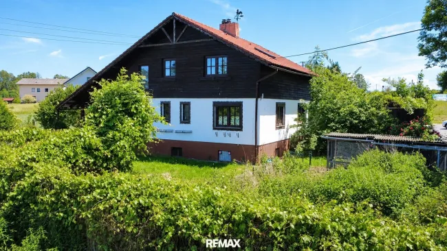 Einfamilienhaus mit großem Grundstück in Wallern an der Trattnach - Titelbild