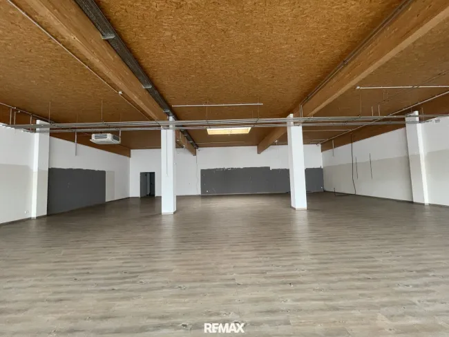 Gewerbefläche mit ca. 300 m² in zentraler Lage zu mieten - Bild