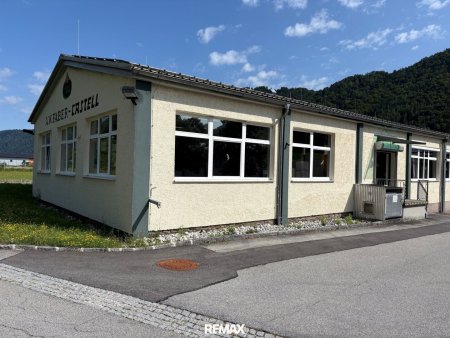Betriebsliegenschaft an der Donau
