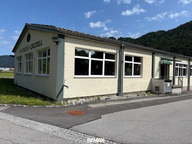 Betriebsliegenschaft an der Donau - Bild