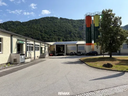 Betriebsliegenschaft an der Donau