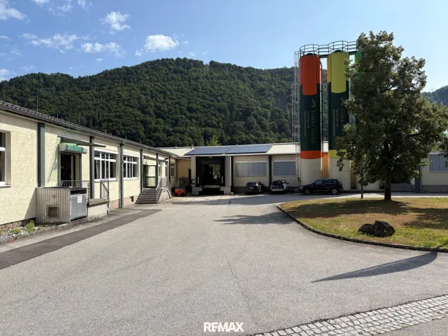 Betriebsliegenschaft an der Donau - Bild