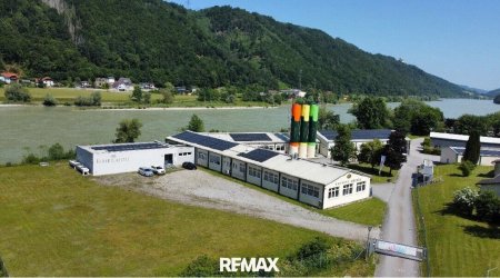 Betriebsliegenschaft an der Donau