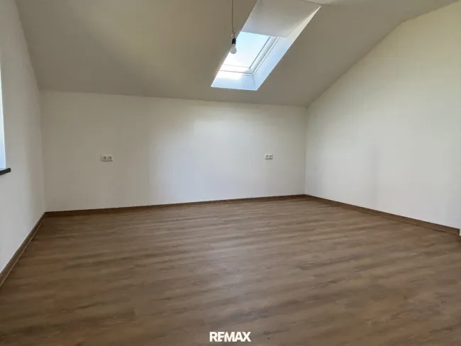Schlafzimmer DG
