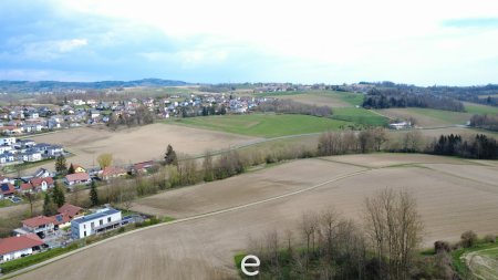 4,2 ha Ackerland in Straßham (nähe Alkoven) zu verkaufen!