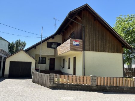 Gemütliches Ein- oder Zweifamilienhaus mit Pool in attraktiver Schärdinger Lage