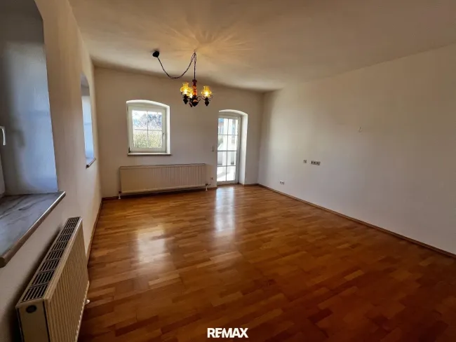 Großzügiges Wohnhaus mit Einliegerwohnung – Wohnen, Vermieten und Leben unter einem Dach - Bild
