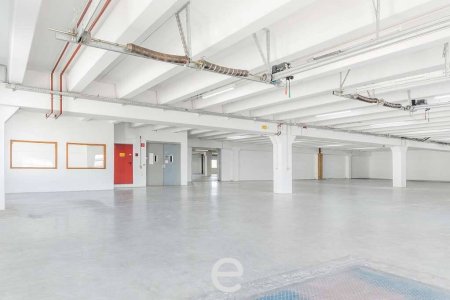 Lagerhalle mit 2 elektrischen, überdachten Laderampen I Oberhofen am Irrsee bei Vöcklabruck