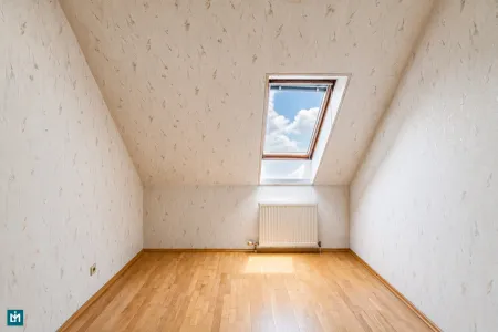 Schlafzimmer (W) OG.