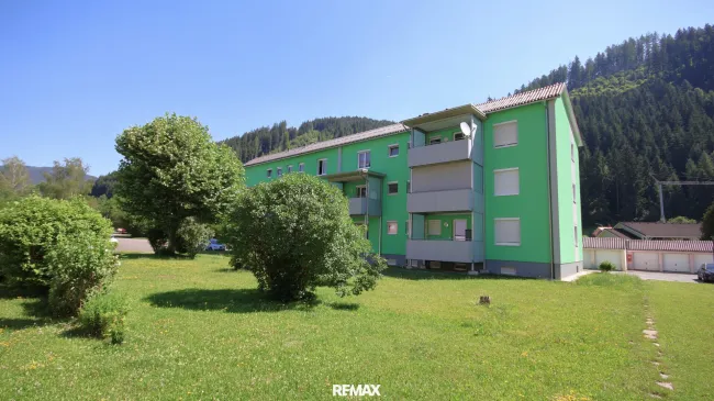 Außenansicht mit Garten