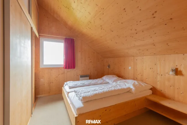 Schlafzimmer 1