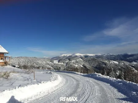 Zufahrt zum Klippitzdorf Winter