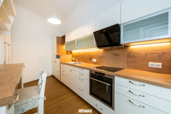 Großzügiges Schlafzimmer