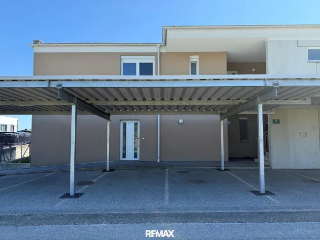 Carport mit 2 Abstellplätzen