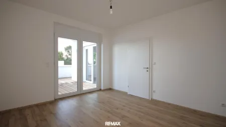 Zimmer mit Ausgang zur Terrasse