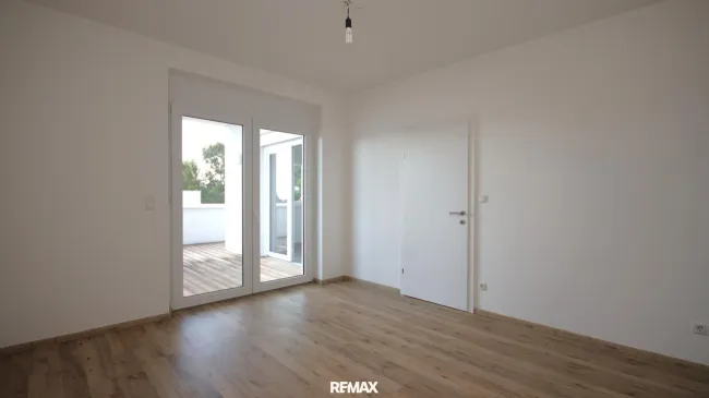 Zimmer mit Ausgang zur Terrasse