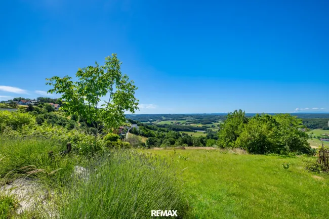 Grundstück mit Ausblick