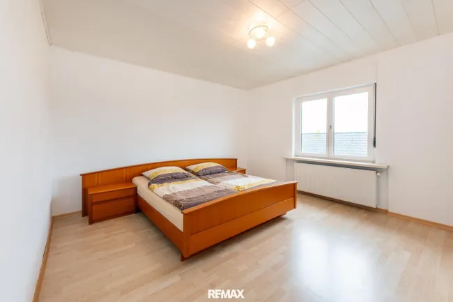Ruhiges Schlafzimmer OG