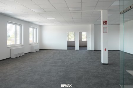 Helle großzügige Büroräume