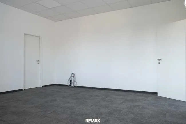 Helle großzügige Büroräume