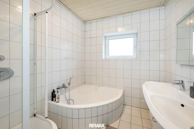 Badezimmer EG