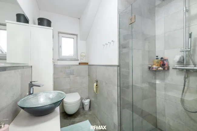 Badezimmer Schlafbereich OG