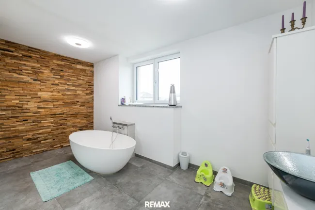 Modernes Badezimmer OG