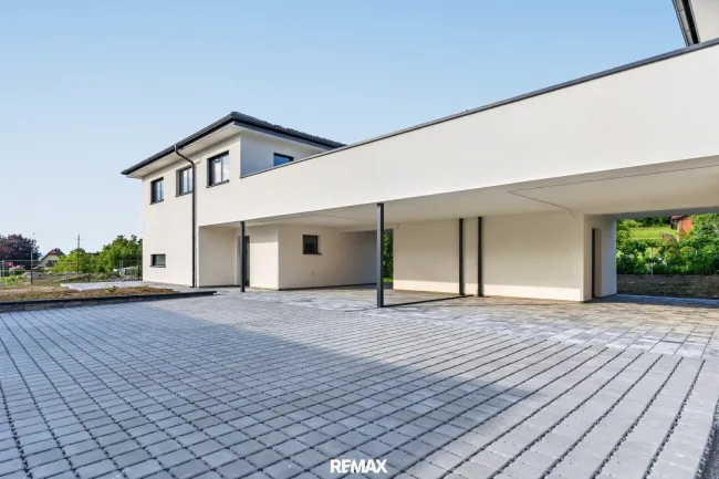 Außenansicht Carport