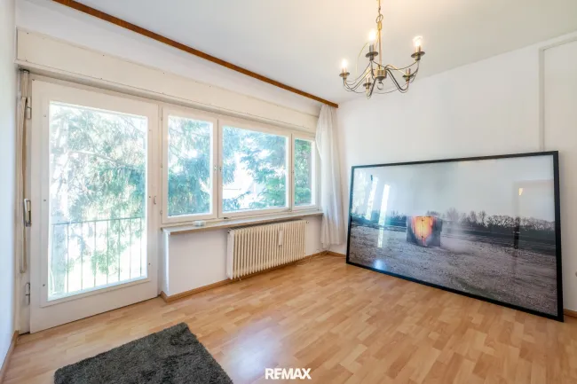 Zimmer mit Zugang Balkon