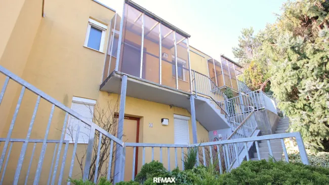 Zugang zur Wohnung im OG