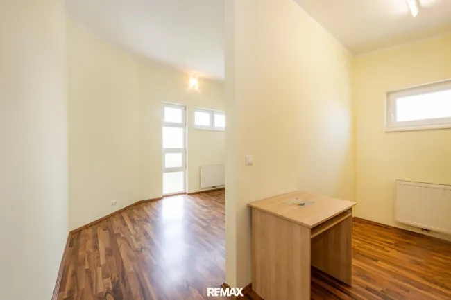 Schlafzimmer mit Ankleideraum OG