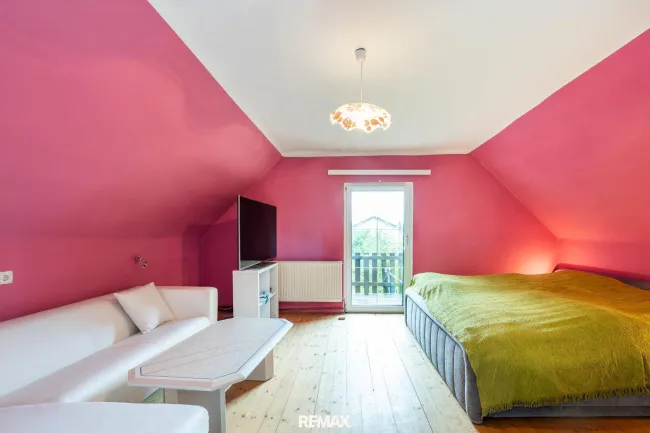 Schlafzimmer OG mit Balkon