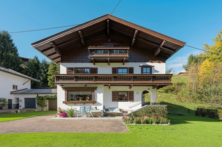PREISREDUKTION! Charmantes Haus mit Einliegerwohnung und großem Grundstück in idyllischer Lage
